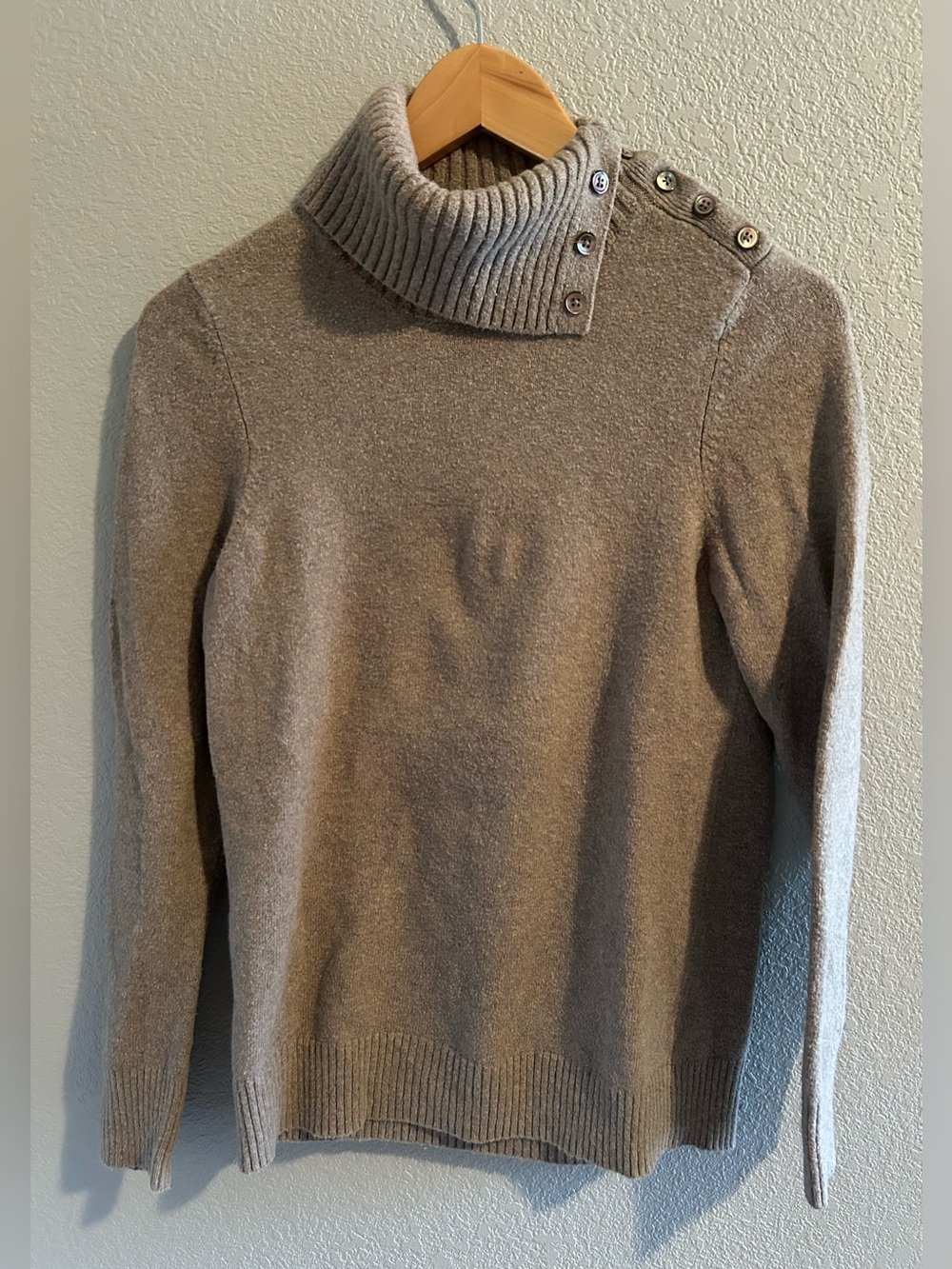 GAP Ribbed Turtleneck Sweater - Light Brown